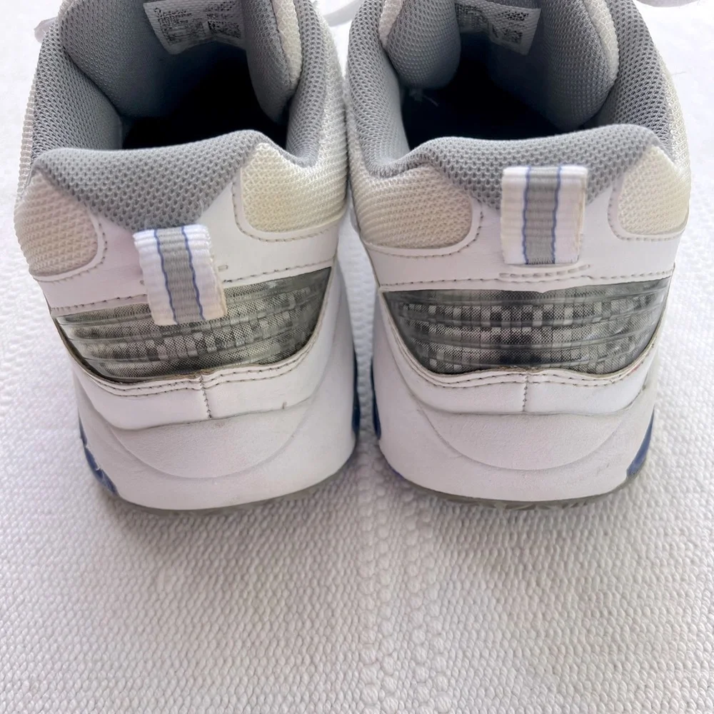 New Balance 806 Retro Sneakers Size 8.5 Woman